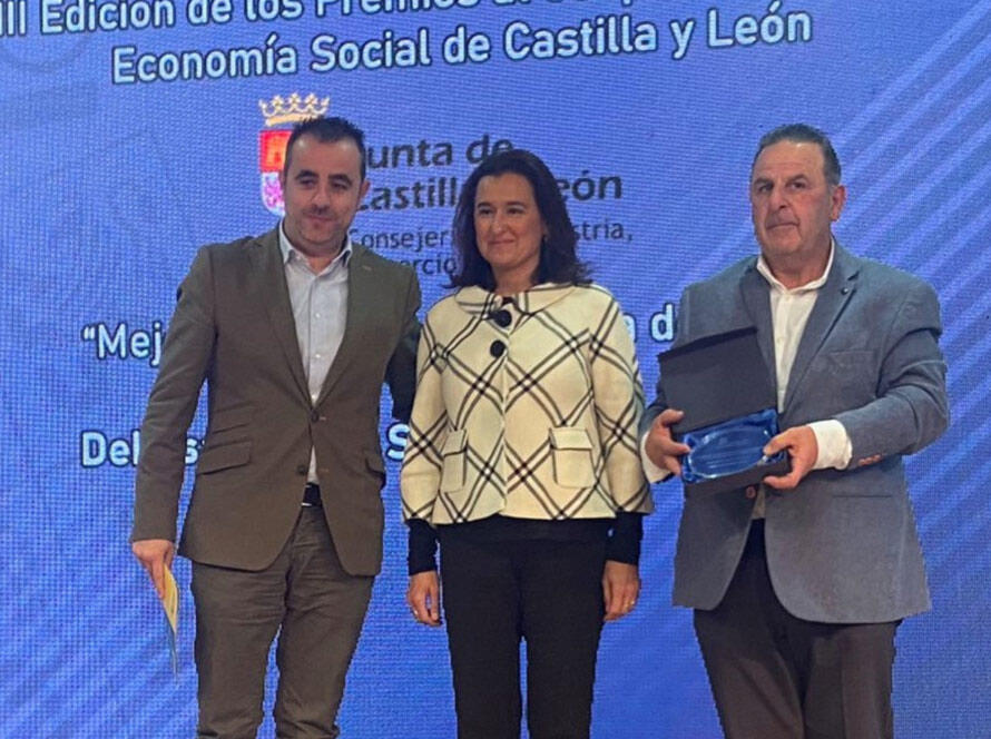 foto recogida del premio de los Premios de la Comunidad de Castilla y León al Cooperativismo y Economía Social 2